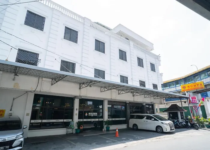 RedDoorz at Hotel Surya Solo